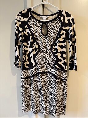 Diane Von Furstenberg EUC Black & White Patterned Women’s Dress - Keyhole Detail